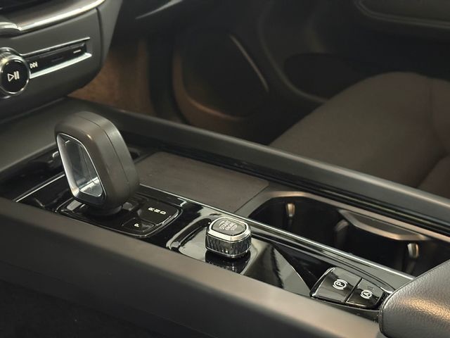 VolvoXC60 B4 D Plus Bright AWD Auto 145 kW (197 CV) Vehículo usado en Barcelona - 17