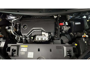 Peugeot 5008 Hybrid 1.2 Allure eDCS6 107 kW (145 CV)