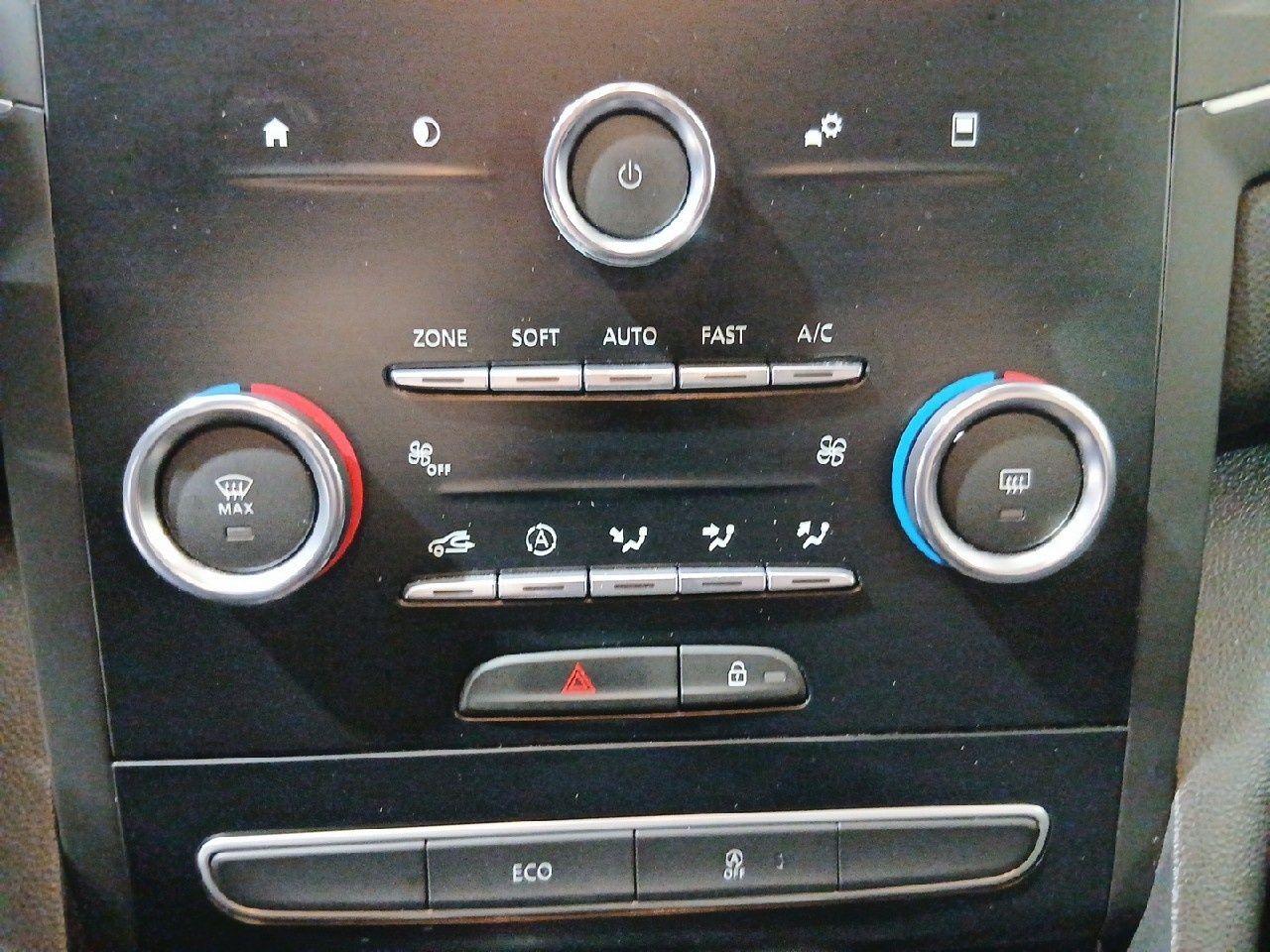 Renault Megane Limited + TCe 85 kW (115 CV) GPF - 13