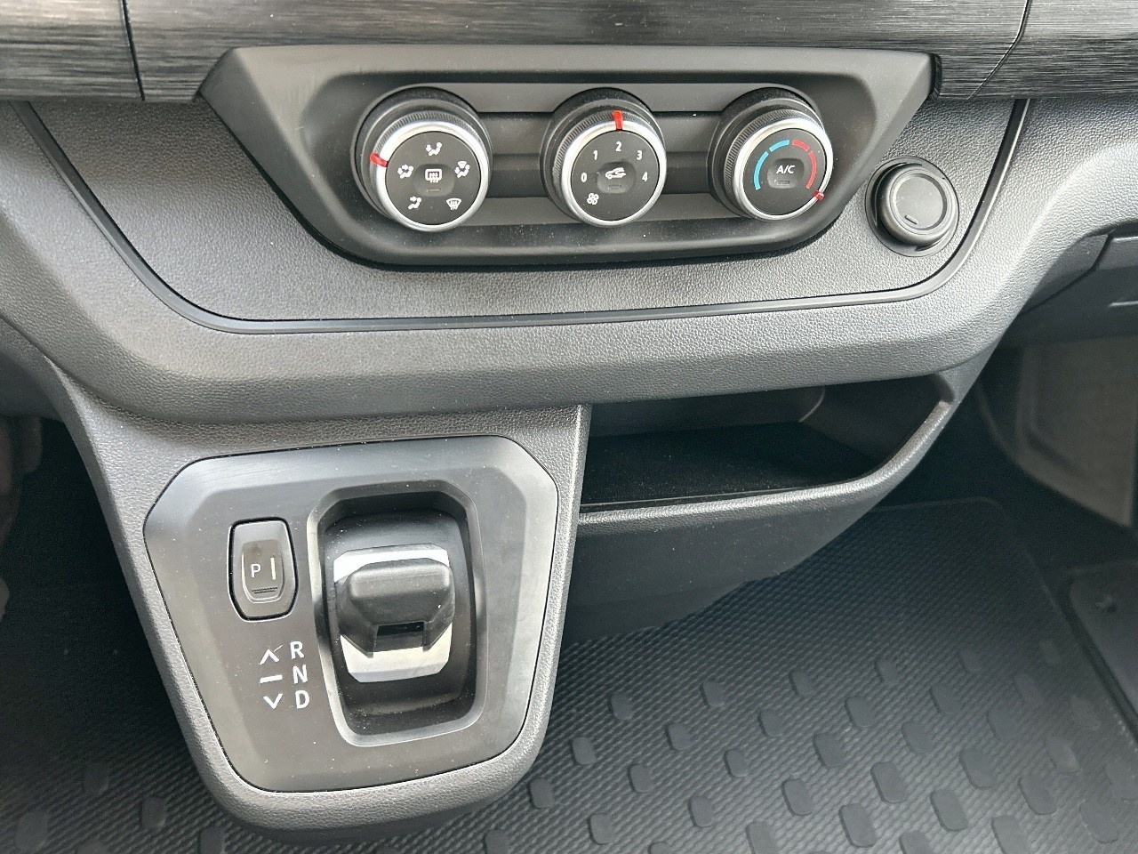 Renault Trafic Authentic Energy Blue dCi 110 kW (150 CV) EAG9 - 7