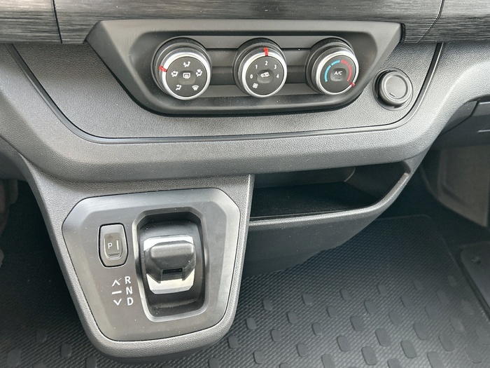 Renault Trafic Authentic Energy Blue dCi 110 kW (150 CV) EAG9 - 7 Renault Trafic Authentic Energy Blue dCi 110 kW (150 CV) EAG9 - 7