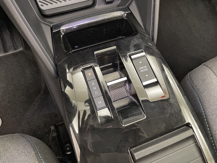 Citroen C4 PureTech 130 S&S Shine EAT8 96 kW (130 CV) - 7 Citroen C4 PureTech 130 S&S Shine EAT8 96 kW (130 CV) - 7