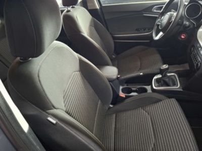 Kia XCeed 1.0 T-GDi Drive 88 kW (120 CV) Kia XCeed 1.0 T-GDi Drive 88 kW (120 CV)