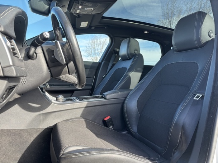 JaguarXF Sportbrake 2.0 D R-Sport 4WD Auto 177 kW (240 CV) Vehículo usado en Barcelona - 13 JaguarXF Sportbrake 2.0 D R-Sport 4WD Auto 177 kW (240 CV) Vehículo usado en Barcelona - 13