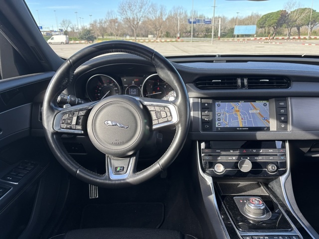 JaguarXF Sportbrake 2.0 D R-Sport 4WD Auto 177 kW (240 CV) Vehículo usado en Barcelona - 17