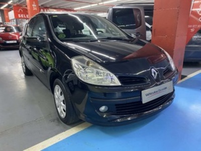 Renault Clio Expression TCe eco2 74 kW (100 CV) Renault Clio Expression TCe eco2 74 kW (100 CV)