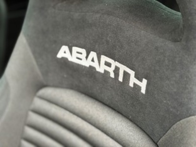 Abarth 500 1.4 16v T-Jet 595 Competizione 132 kW (180 CV) Abarth 500 1.4 16v T-Jet 595 Competizione 132 kW (180 CV)