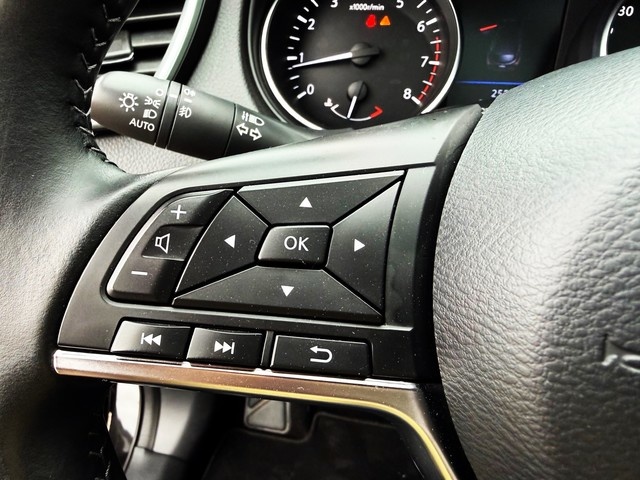 NissanQashqai DIG-T 140 Q-Line 103 kW (140 CV) Vehículo usado en Barcelona - 18