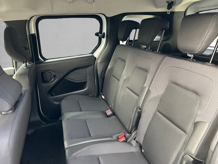 Renault Kangoo Combi Equilibre L1 E-Tech 90 kW (122 CV) - 9 Renault Kangoo Combi Equilibre L1 E-Tech 90 kW (122 CV) - 9