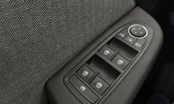 Renault Clio Techno Eco-G 74 kW (100 CV) - 25 Renault Clio Techno Eco-G 74 kW (100 CV) - 25