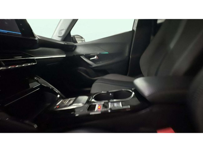 Peugeot2008 PureTech 130 S&S Allure EAT8 96 kW (130 CV) Vehículo usado en Barcelona - 13 Peugeot2008 PureTech 130 S&S Allure EAT8 96 kW (130 CV) Vehículo usado en Barcelona - 13