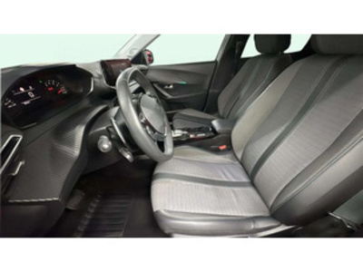 Peugeot 2008 PureTech 130 S&S Allure EAT8 96 kW (130 CV) Peugeot 2008 PureTech 130 S&S Allure EAT8 96 kW (130 CV)