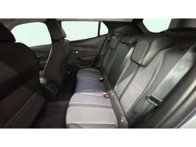 Peugeot 2008 PureTech 130 S&S Allure EAT8 96 kW (130 CV) Peugeot 2008 PureTech 130 S&S Allure EAT8 96 kW (130 CV)