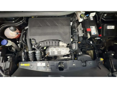 Peugeot 2008 PureTech 130 S&S Allure 96 kW (130 CV) Peugeot 2008 PureTech 130 S&S Allure 96 kW (130 CV)