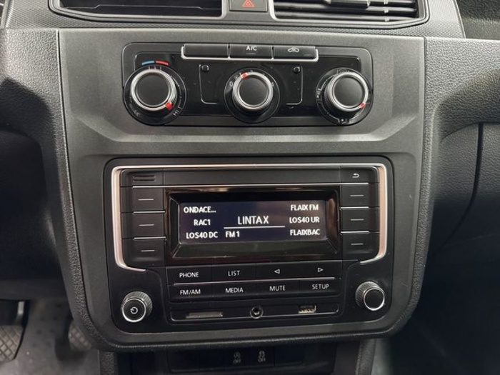 VolkswagenCaddy Profesional Kombi Profesional 2.0 TDI BMT 55 kW (75 CV) Vehículo usado en Barcelona - 17 VolkswagenCaddy Profesional Kombi Profesional 2.0 TDI BMT 55 kW (75 CV) Vehículo usado en Barcelona - 17