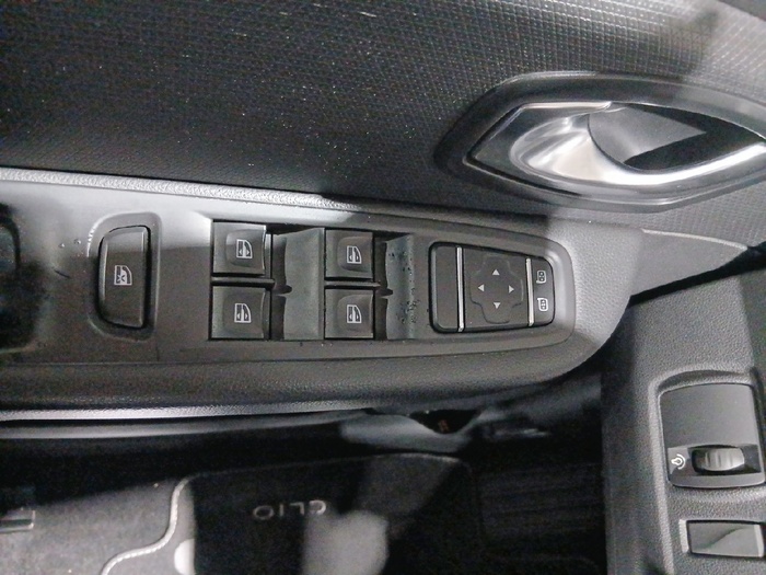 Renault Clio Limited Energy TCe 66 kW (90 CV) - 15 Renault Clio Limited Energy TCe 66 kW (90 CV) - 15