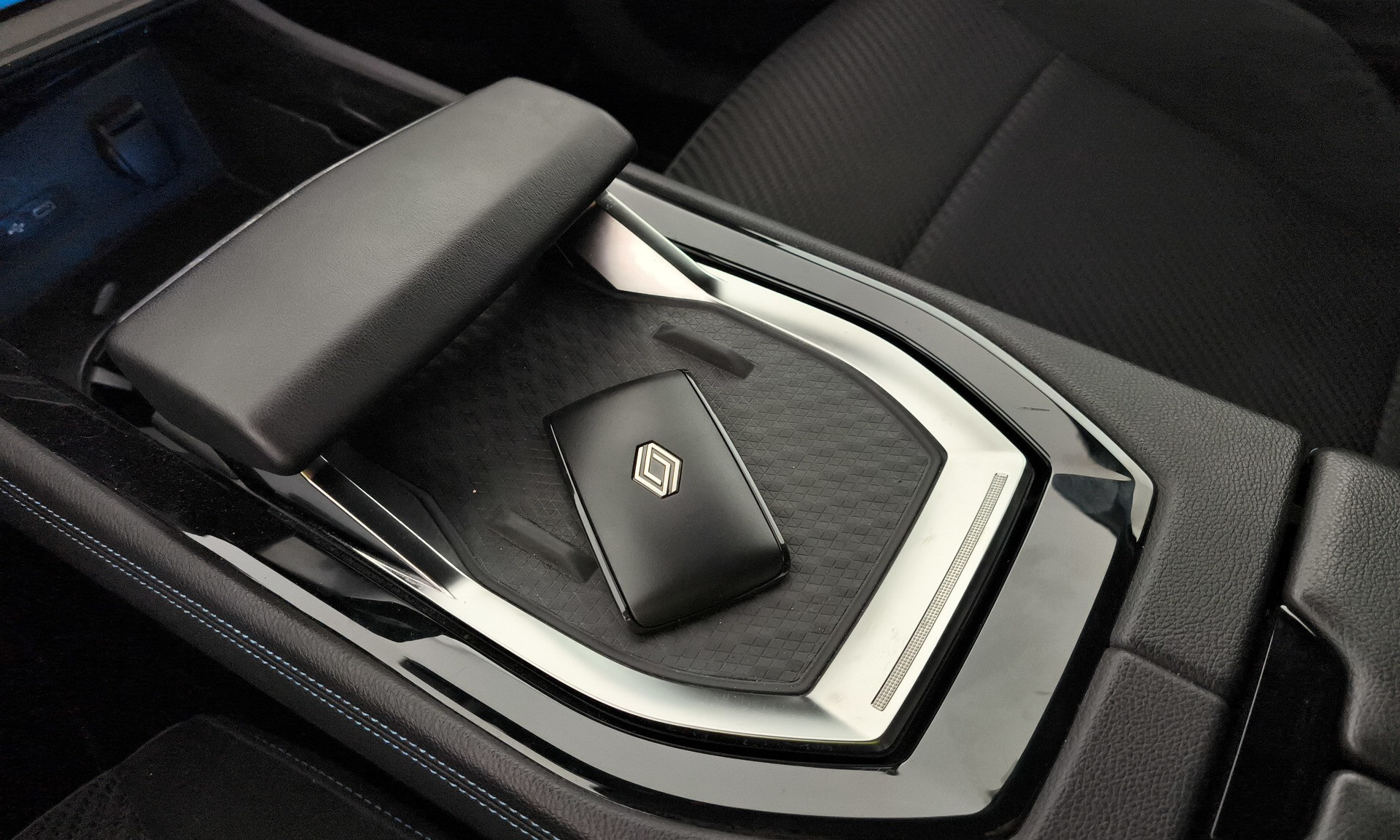 Renault Austral Techno Esprit Alpine E-Tech Hybrid AT 147 kW (200 CV) - 24