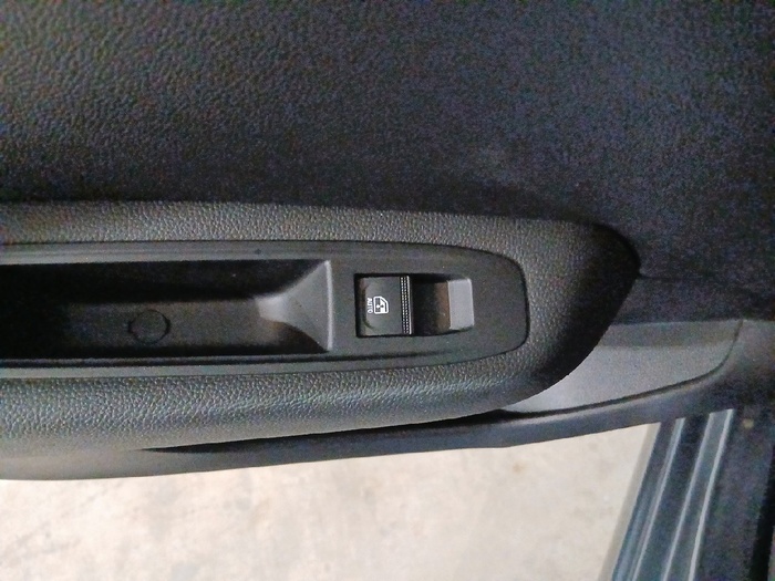 Renault Clio Zen TCe 66 kW (90 CV) - 18 Renault Clio Zen TCe 66 kW (90 CV) - 18