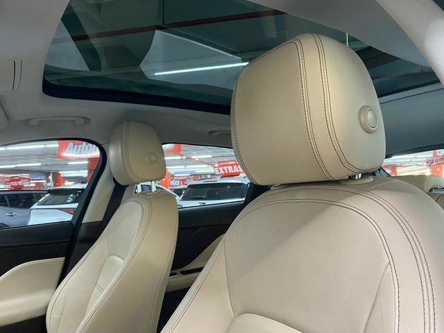JaguarF-PACE 2.0L i4D Prestige Auto 132 kW (180 CV) Vehículo usado en Barcelona - 12