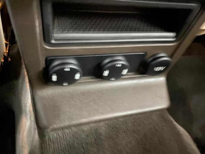 JaguarF-PACE 2.0L i4D Prestige Auto 132 kW (180 CV) Vehículo usado en Barcelona - 24 JaguarF-PACE 2.0L i4D Prestige Auto 132 kW (180 CV) Vehículo usado en Barcelona - 24