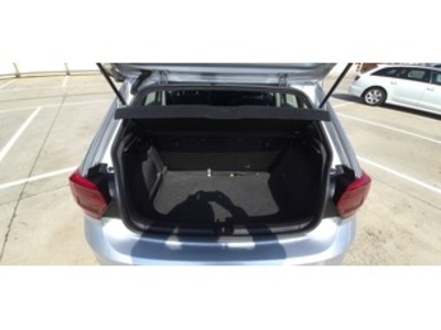 Volkswagen Polo Advance 1.0 55 kW (75 CV) Volkswagen Polo Advance 1.0 55 kW (75 CV)