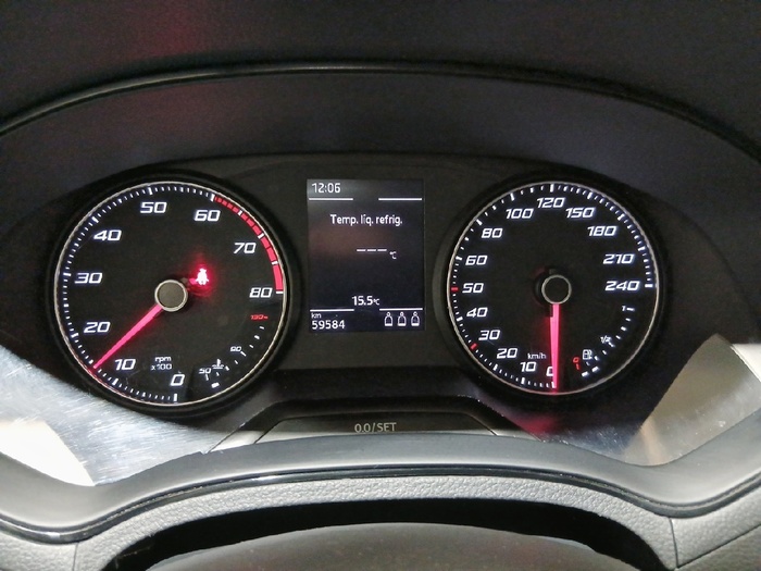 SEAT Arona 1.0 TSI Ecomotive Reference Plus 70 kW (95 CV) - 8 SEAT Arona 1.0 TSI Ecomotive Reference Plus 70 kW (95 CV) - 8