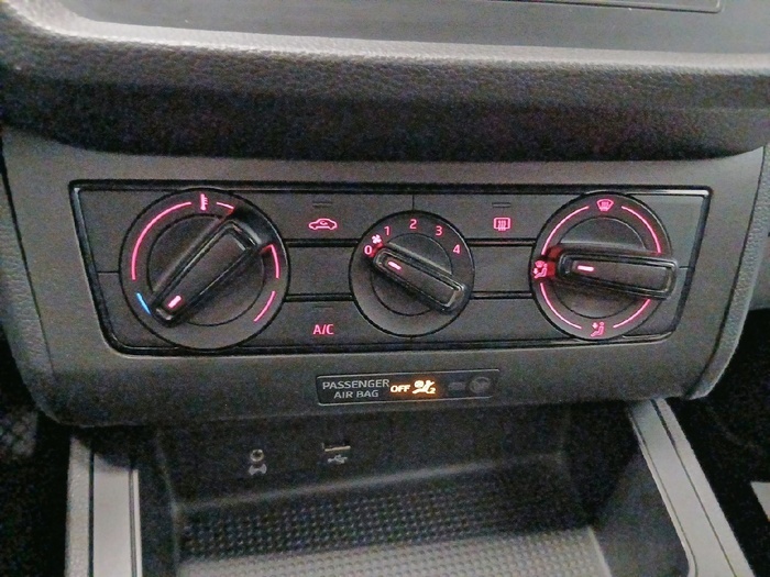 SEAT Arona 1.0 TSI Ecomotive Reference Plus 70 kW (95 CV) - 13 SEAT Arona 1.0 TSI Ecomotive Reference Plus 70 kW (95 CV) - 13