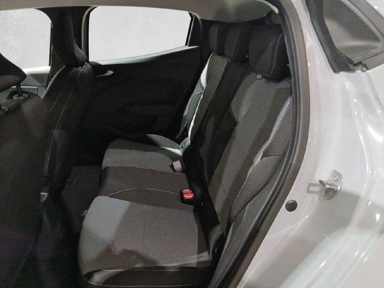 Renault Clio Evolution E-Tech full hybrid 145 105 kW (143 CV) - 9