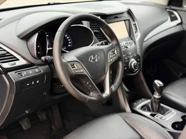 HyundaiSanta Fe 2.2 CRDI Tecno 4x4 145 kW (197 CV) Vehículo usado en Barcelona - 2