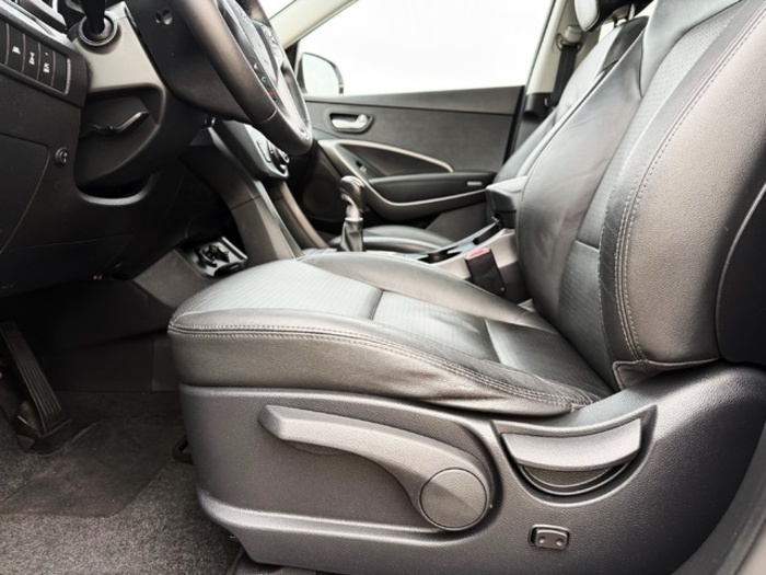 HyundaiSanta Fe 2.2 CRDI Tecno 4x4 145 kW (197 CV) Vehículo usado en Barcelona - 6 HyundaiSanta Fe 2.2 CRDI Tecno 4x4 145 kW (197 CV) Vehículo usado en Barcelona - 6