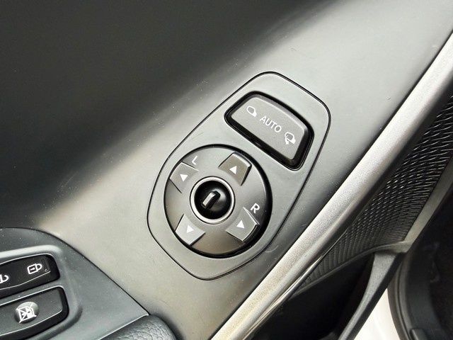 HyundaiSanta Fe 2.2 CRDI Tecno 4x4 145 kW (197 CV) Vehículo usado en Barcelona - 16