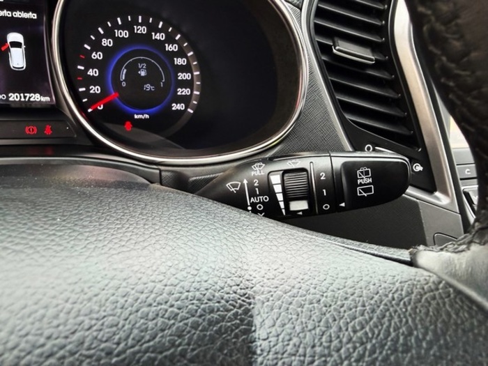 HyundaiSanta Fe 2.2 CRDI Tecno 4x4 145 kW (197 CV) Vehículo usado en Barcelona - 21 HyundaiSanta Fe 2.2 CRDI Tecno 4x4 145 kW (197 CV) Vehículo usado en Barcelona - 21