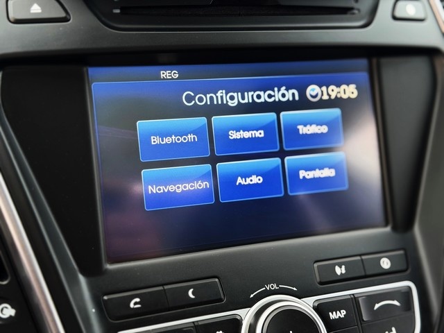 HyundaiSanta Fe 2.2 CRDI Tecno 4x4 145 kW (197 CV) Vehículo usado en Barcelona - 25