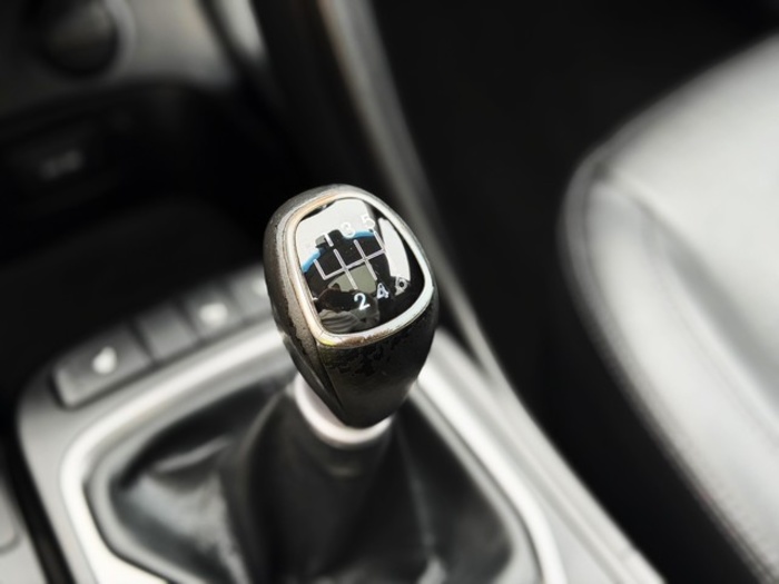 HyundaiSanta Fe 2.2 CRDI Tecno 4x4 145 kW (197 CV) Vehículo usado en Barcelona - 29 HyundaiSanta Fe 2.2 CRDI Tecno 4x4 145 kW (197 CV) Vehículo usado en Barcelona - 29