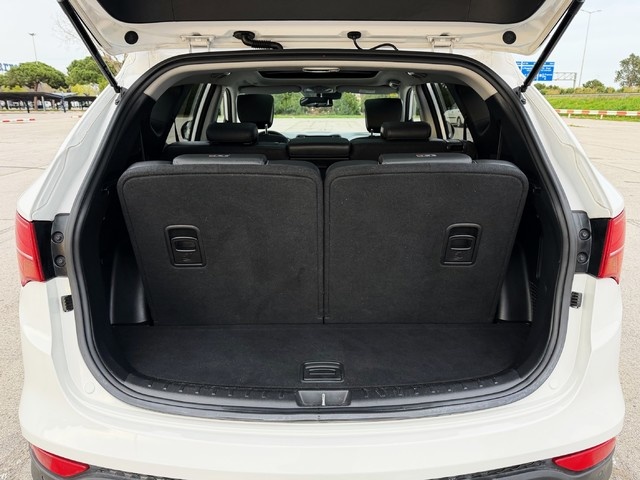 HyundaiSanta Fe 2.2 CRDI Tecno 4x4 145 kW (197 CV) Vehículo usado en Barcelona - 32