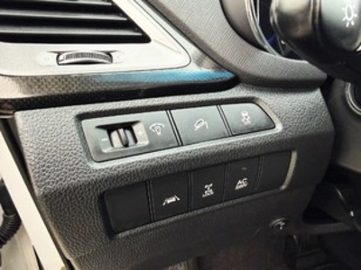 Hyundai Santa Fe 2.2 CRDI Tecno 4x4 145 kW (197 CV) Hyundai Santa Fe 2.2 CRDI Tecno 4x4 145 kW (197 CV)