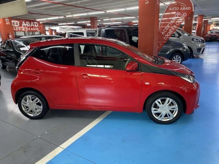 ToyotaAygo 1.0 70 x-play 51 kW (69 CV) Vehículo usado en Barcelona - 3 ToyotaAygo 1.0 70 x-play 51 kW (69 CV) Vehículo usado en Barcelona - 3