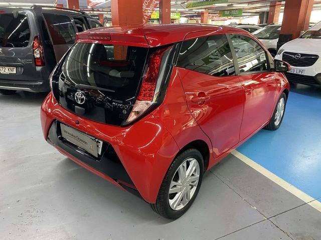 ToyotaAygo 1.0 70 x-play 51 kW (69 CV) Vehículo usado en Barcelona - 5