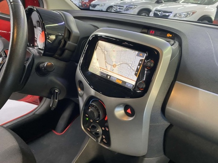 ToyotaAygo 1.0 70 x-play 51 kW (69 CV) Vehículo usado en Barcelona - 12 ToyotaAygo 1.0 70 x-play 51 kW (69 CV) Vehículo usado en Barcelona - 12