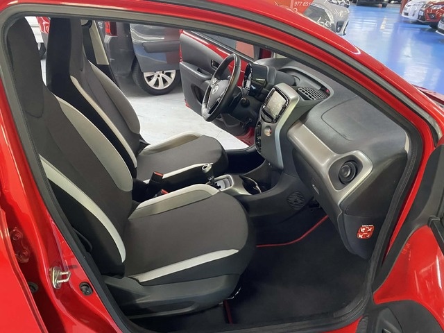 ToyotaAygo 1.0 70 x-play 51 kW (69 CV) Vehículo usado en Barcelona - 15