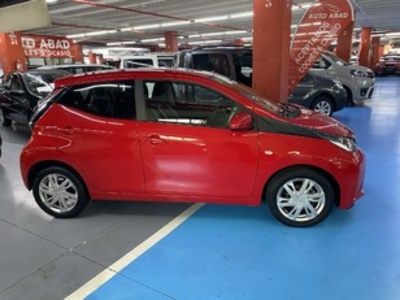 Toyota Aygo 1.0 70 x-play 51 kW (69 CV) Toyota Aygo 1.0 70 x-play 51 kW (69 CV)