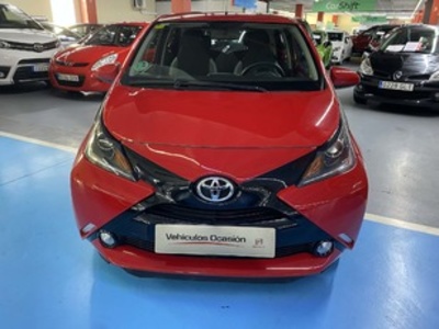 Toyota Aygo 1.0 70 x-play 51 kW (69 CV) Toyota Aygo 1.0 70 x-play 51 kW (69 CV)
