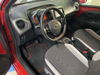 Toyota Aygo 1.0 70 x-play 51 kW (69 CV) Toyota Aygo 1.0 70 x-play 51 kW (69 CV)