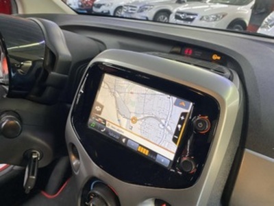 Toyota Aygo 1.0 70 x-play 51 kW (69 CV) Toyota Aygo 1.0 70 x-play 51 kW (69 CV)