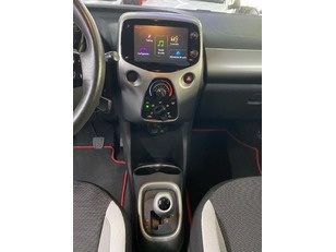 Toyota Aygo 1.0 70 x-play 51 kW (69 CV)