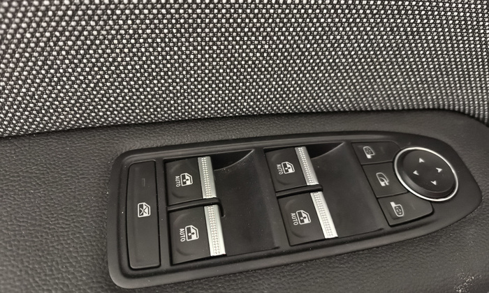 Renault Captur Techno Eco-G 74 kW (100 CV) - 25 Renault Captur Techno Eco-G 74 kW (100 CV) - 25