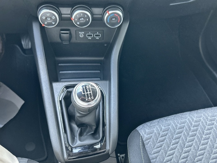 Renault Clio Evolution TCe 66 kW (90 CV) - 7 Renault Clio Evolution TCe 66 kW (90 CV) - 7