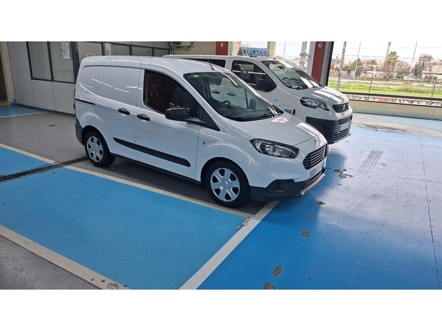 FordTransit Courier Furgon 1.5 TDCI Trend 56 kW (75 CV) Vehículo usado en Barcelona - 1