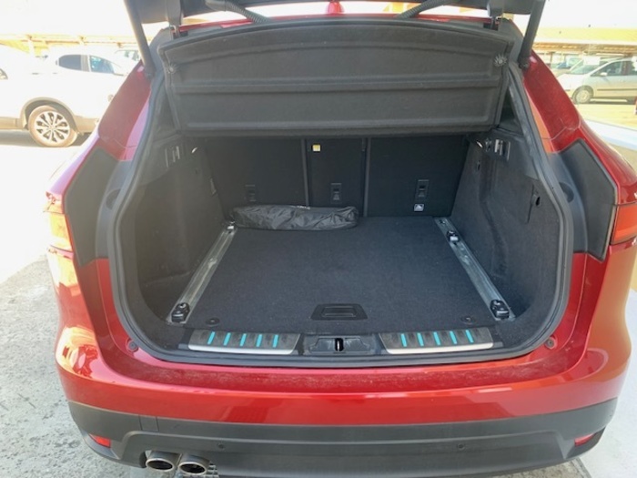 JaguarF-PACE 2.0L i4D R-Sport Auto 132 kW (180 CV) Vehículo usado en Barcelona - 18 JaguarF-PACE 2.0L i4D R-Sport Auto 132 kW (180 CV) Vehículo usado en Barcelona - 18