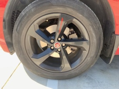 Jaguar F-PACE 2.0L i4D R-Sport Auto 132 kW (180 CV) Jaguar F-PACE 2.0L i4D R-Sport Auto 132 kW (180 CV)